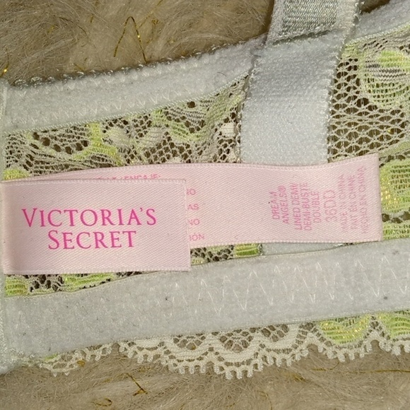 Victoria's secret push-up bra - Picture 3 of 4